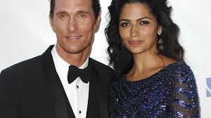 By way of the early 2000s, he turned into often forged in romantic comedies, such as the wedding planner and the way to lose a man in 10 days, both of which have been a success on the container office. Matthew Mcconaughey Und Camila Alves Erwarten Drittes Kind