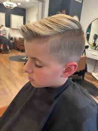 Hi lights and a clean cut by Derek Carozza 💇🏼