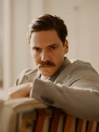 Esquire Daniel Bruhl — Robert Rieger Photography