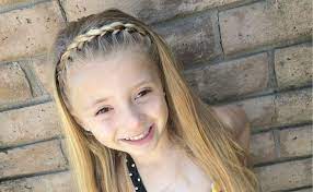 Pin Von Hallie Teaman Auf Frisuren Langhaar Oktoberfest Frisur Flechtfrisuren Kinder Dirndl Frisuren Kinder