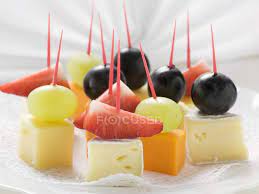 Formaggi E Antipasti Di Frutta Al Coperto Mangiare Stock Photo 149700132