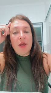 Você já me ouviu contar a história "Entre leão e unicórnio" de Marina  Colassanti?