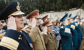 Dacă ieşi acum la pensie cu doar 15 ani vechime, primeşti 640 de lei, cât e pensia socială. Pensii Cum Se CalculeazÄƒ Pensia Militarilor Se AdaugÄƒ Sau Nu Vechimea È™i Sporurile