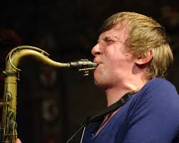 Datei:Sebastian Gille beim Konzert mit dem Sandra Hempel Quartett am 08.  Februar 2014 in der Stadtkirche Darmstadt.jpg