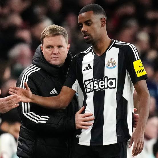 Alexander Isak and Newcastle approach point of no return after striker's  outburst | Newcastle United | The Guardian