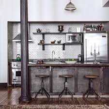 10 Inspirations A Copier Pour Une Cuisine Industrielle Cuisine Industrielle Cuisine Style Industriel Deco Loft Industriel