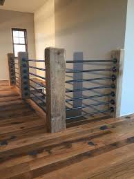 So, we sanded in several areas, just to even out the nicks and bumps. Gelander Rohr Treppe Gelander Diy Gelander Gelander Aussentreppe Diyhomede Diyhomede Entreppe Gela Rustic Stairs Railings Outdoor Diy Stair Railing