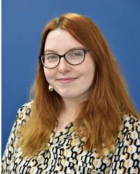 Lizzie Cross's Instagram, Twitter & Facebook