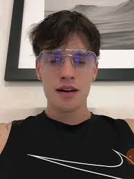 Drew Ostransky's Instagram, Twitter & Facebook