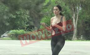WOW, e atât de sexy că a înnebunit băieții! Bianca Comănici e hot hot  indiferent de vremea de afară | EXCLUSIV - WOWBiz
