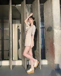 江野沢愛美、ミニボトムから伸びる美脚披露「スタイル半端ないってぇ」の声 | 話題 | ABEMA TIMES | アベマタイムズ