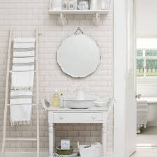 Subscribe to the hgtv inspiration newsletter to get our best tips and ideas. Small Bathroom Design Ideas 2021 Trends Decombo