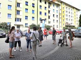 Die wohnungsnot ist in münchen so groß wie noch nie, vor allem fehlt bezahlbarer wohnraum. Munchen Drogen Drohungen Mull Mieter In Siedlung Leben In Angst Polizei Ruckt Immer Wieder An Stadt
