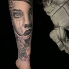 Pictures never do it justice! Had so much fun tattooing @brittmills17  today!! Swipe for video!