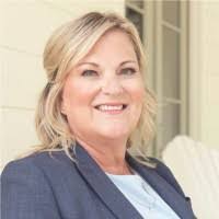 Roslyn Richey's Instagram, Twitter & Facebook