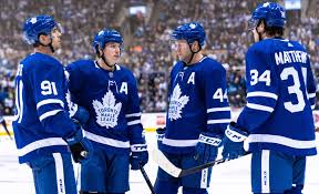 Перевод слова leaf, американское и британское произношение, транскрипция, словосочетания, однокоренные слова, примеры использования. Dgb Grab Bag Toronto Maple Leafs Excuses No Spitting Allowed And A Norris Division Coach Fight The Athletic