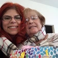 Elizabeth Kitts's Instagram, Twitter & Facebook