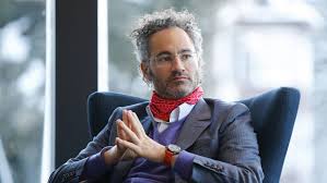 The only thing pltr has going against it is that the ceo doesn't wear a black turtle neck. Why Does Alex Karp Work Out Of A New Hampshire Barn