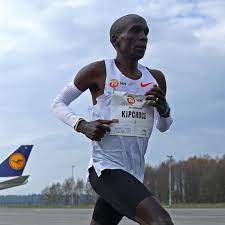 Quite remarkably that was the last kilometre outside the world record range. Jgo4xrchpoqrhm