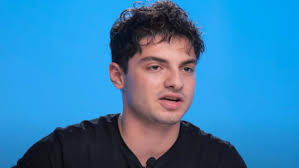 СВИ СЕ ПИТАЈУ ЗАШТО БРАНКО НЕ СНИМА? Он и Wajwai спремају клип који  најављује повратак у великом стилу