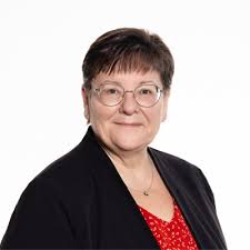 Calgary Co-op would like to congratulate Karrie Fox, Food Operations  Manager for leading with passion, compassion and making a positive impact!  With 39 years of unwavering dedication, Karrie Fox…