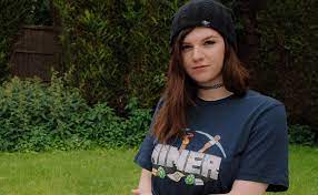 F1nn5ter Twitch Streamer Wiki Biography Age Boyfriend Family Facts And More Wikifamouspeople