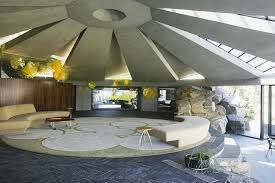 Dineke Herlaar On Instagram Elrod House By John Lautner Elrodhouse Johnlautner Lautner Archit Palm Springs Architecture Monolithic Dome Homes Dome House