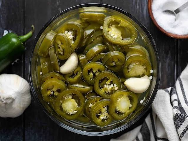 Easy Pickled Jalape?os