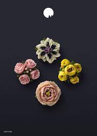 有時客人拿到蛋糕的反應 真的會讓我們開懷大笑 客人a 妳不覺得這蛋糕真是fxxking beautiful 他x的漂亮 客人b 這 我已經是兩個孩子的媽了 but yes it s fxxking beautiful 這應該是我們至今收到最兇狠 flower cake flowers desserts