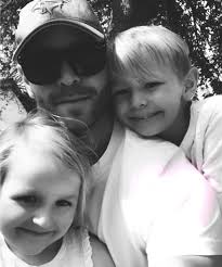 Andreas Palicka, Sandra, Aston et Elsa