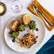 Restaurant Kreuz Kummel In Mitte Berlin Creme Guides Paneer Tikka Streetfood Tamarind Chutney