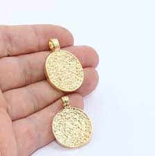 By participating in a battleground game on any battleground, on any level, you would, during that time, always receive a competitor's tabard, whether you won or lost. 21x31mm 24k Shiny Gold Medallion Antique Greek Pendant Greek Etsy