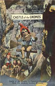 Fairyland caverns rock city gnomes. Castle Of The Gnomes In Fairyland Caverns Lookout Mountain Rock City Gardens Tn