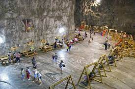 Unele sunt celebre peste hotare și sunt incluse în topurile internaționale, altele fac parte din patrimoniul unesco, altele sunt pline de energie și mister și spun istorii vechi. Obiective Si Atractii Turistice In Praid
