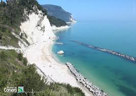 Attivato un imponente piano di ricerca dopo segnalazioni di alcune grida d'aiuto. Riviera Del Conero E Colli Dell Infinito Sirolo 2021 All You Need To Know Before You Go Tours Tickets With Photos Tripadvisor