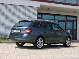 Skoda fabia 4 preview vorschau erste skizzen vom design bilder first pictures exterieur außen led rückleuchten matrix led letzte infos vor premiere. Skoda Fabia Combi Im Test Auto Motor At
