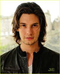 Ben Barnes Aka Prince Caspian Mens Hairstyles Medium Medium Hair Styles Medium Length Hair Styles