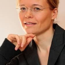 Carmen Lutz's Instagram, Twitter & Facebook