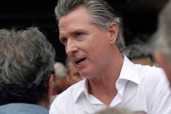 California's Gavin Newsom touts his support for President Joe Biden and  sidesteps replacement talk | The Seattle Times