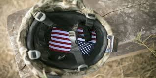 An Arlington National Cemetery Worker Carried A 96-Year-Old WWII Vet To  Visit His Wife's Grave