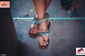 Hand Made Kohlapuri Chappals By Sitara Design In Shahpur Jat Market Delhi Https Www Shopkhoj Com Delhi Mark Delhi Shopping Delhi Market Birkenstock Mayari