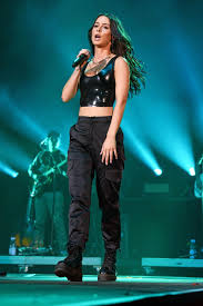Mai 1991 in hannover) ist eine deutsche sängerin und songwriterin. Der Style Von Lena Meyer Landrut Lena Meyer Landrut Lena Beauty And Fashion