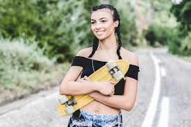 Although it looks pretty much like a caesar hairstyle, the french crop features extended bangs. Hairstyles For Skaters Chic But Easy Ways To Look Great