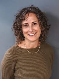 Elizabeth Null's Instagram, Twitter & Facebook