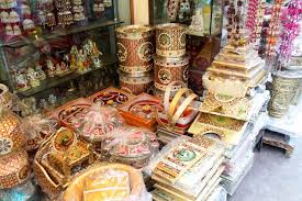 Touted As One Of The Oldest Markets In India Chandni Chowk Is Quite A Lively Market Buzzing With Vibrant Shoppers And Enthusi Decor Market Shopping Card Decor