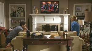 Modern Family Three Funny Families And Their Three Fab Houses Modern Family House Modern Family Kitchen Family Room Design