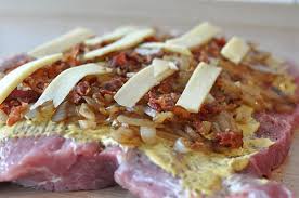 Spiessbraten Gefullter Rollbraten Mit Speck Und Zwiebeln Spiessbraten Spiessbraten Mit Speck Zwiebelfuellung 02 300x199 Spiessbraten Rollbraten Braten