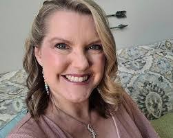 Linda Branham's Instagram, Twitter & Facebook