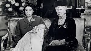 She celebrated 65 years on the throne in february 2017 with her sapphire jubilee. Von Queen Elizabeth Bis Prinz Louis Die Schonsten Baby Fotos Der Briten Royals