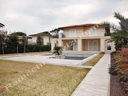 Villa indipendente in fase di realizzazione con finiture di livello superiore, in. Vendite Forte Dei Marmi Radicchi Servizi Immobiliari